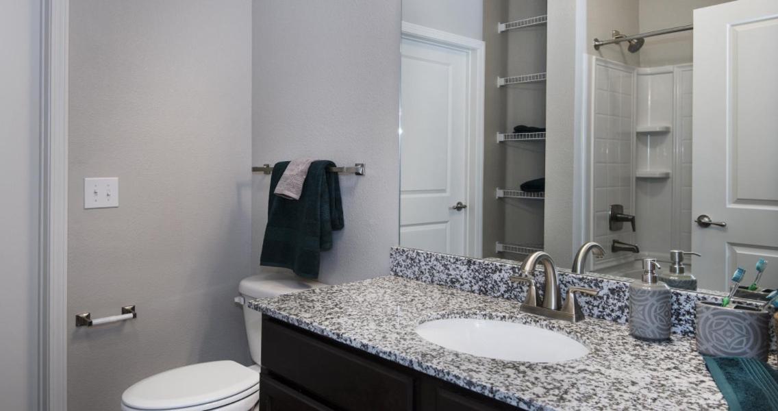Spacious Furnished Resort Style Apartments Tomball Quarto foto