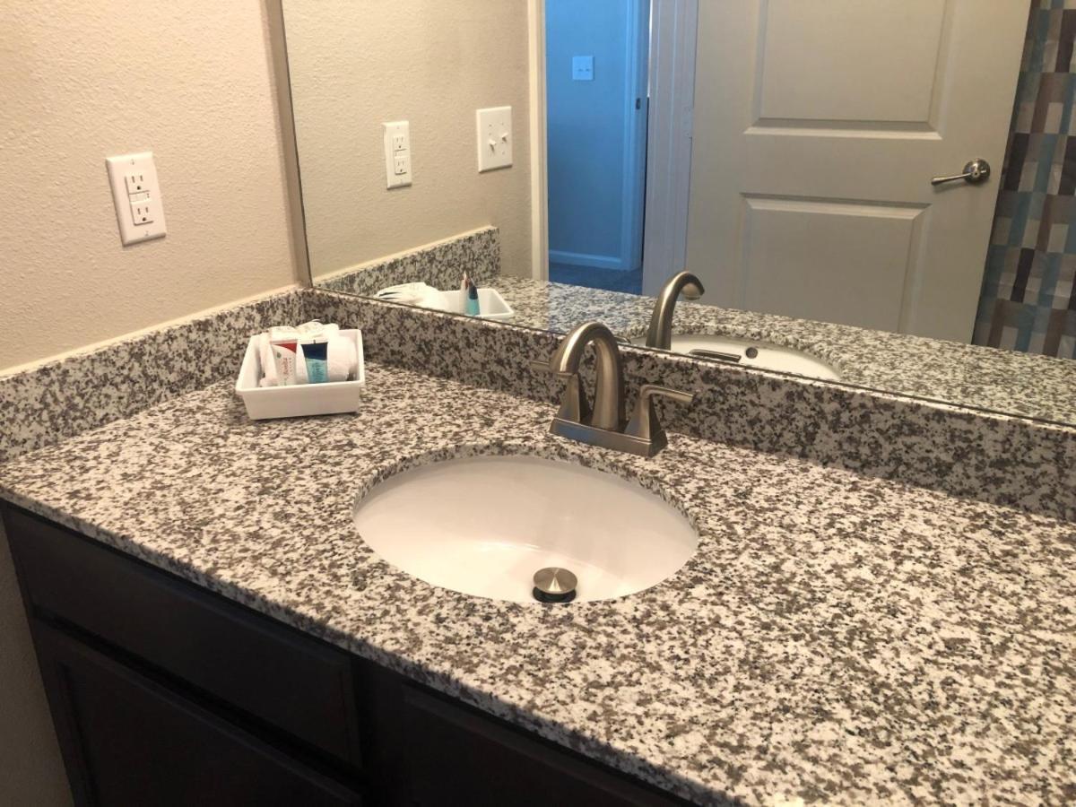 Spacious Furnished Resort Style Apartments Tomball Quarto foto