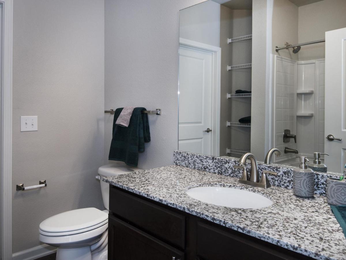 Spacious Furnished Resort Style Apartments Tomball Quarto foto