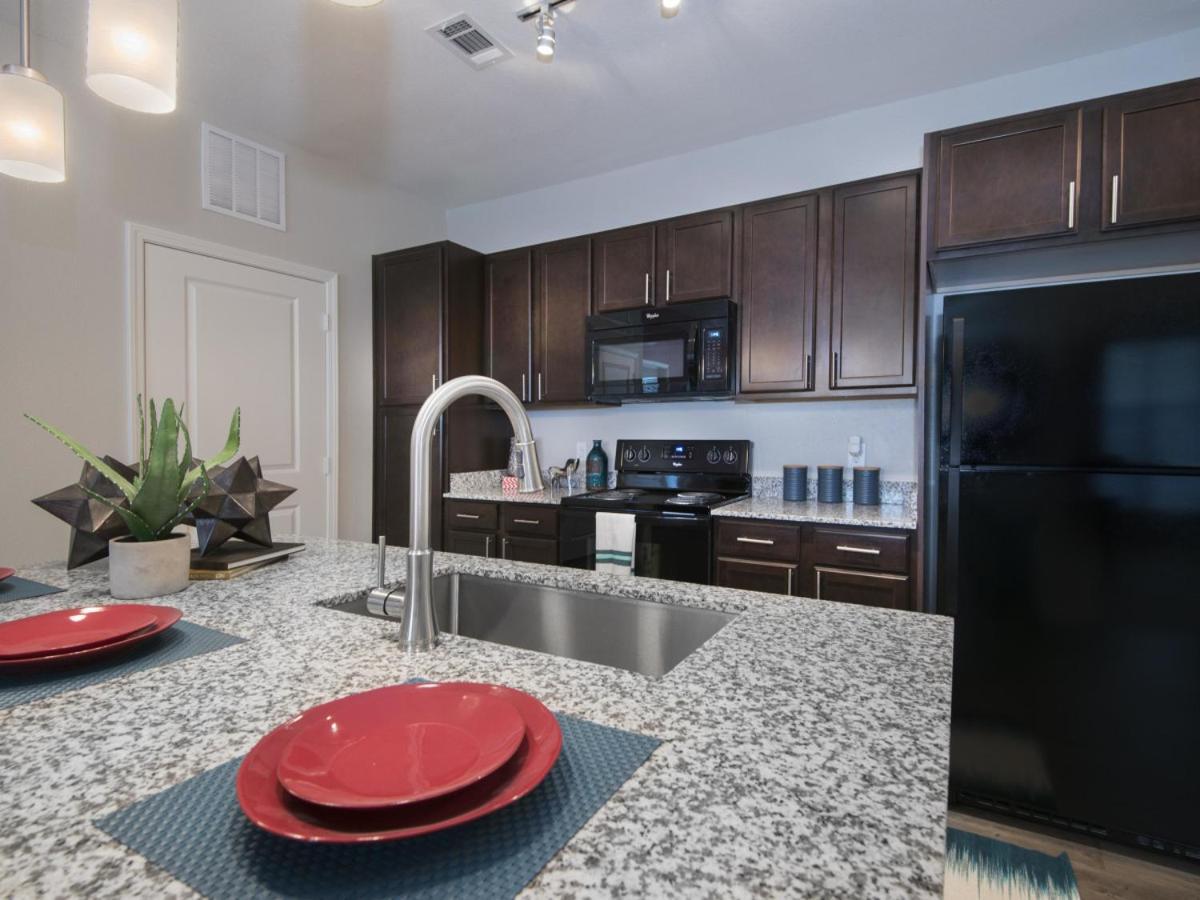 Spacious Furnished Resort Style Apartments Tomball Quarto foto